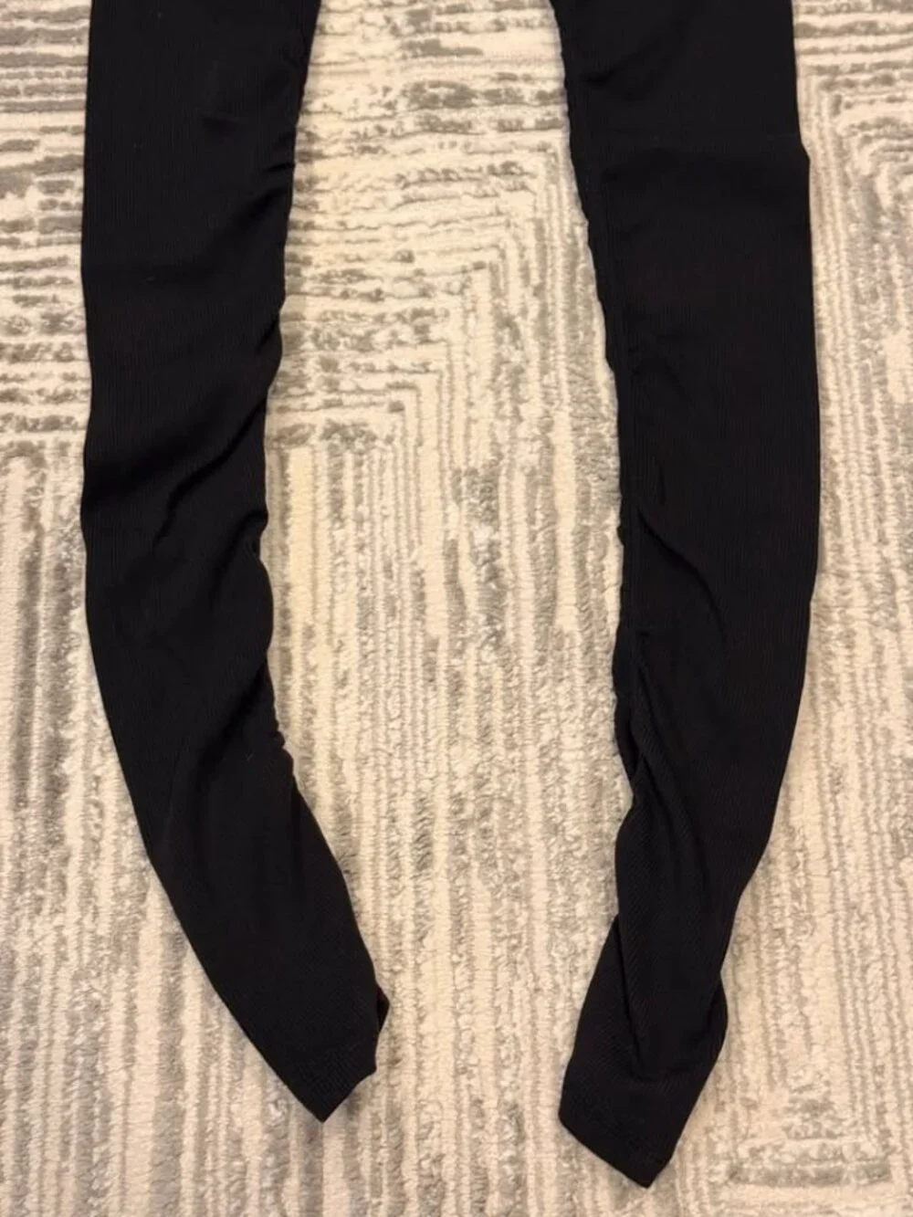 ALO Yoga $80 upper